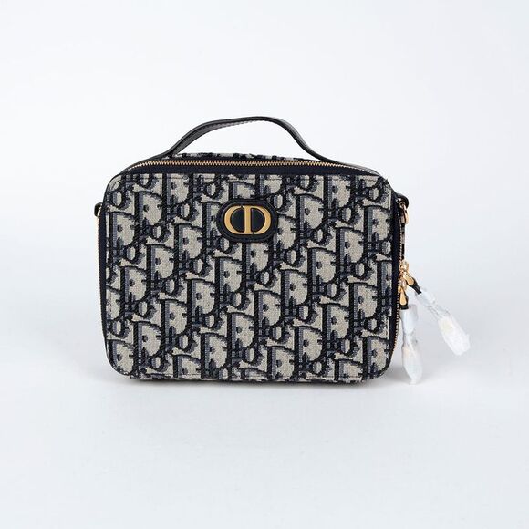 Montain Box Tote Shoulder Bag - Picture 2 of 9